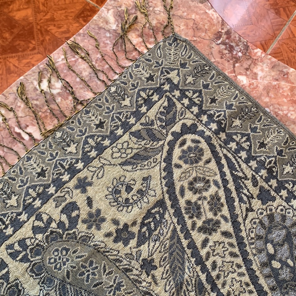 Womens paisley shawl - Picture 8 of 10